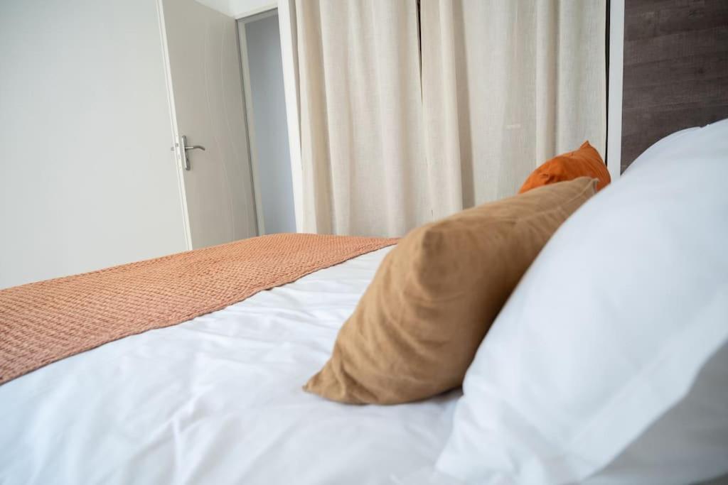 Lou Cabanot - Appartement Lumineux 3 Chambres - Parking Gratuit Beziers Bagian luar foto