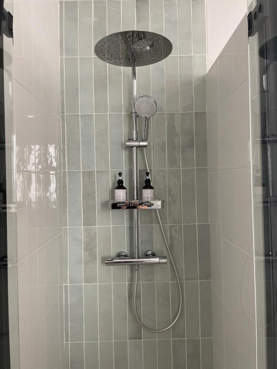 Lou Cabanot - Appartement Lumineux 3 Chambres - Parking Gratuit Beziers Bagian luar foto