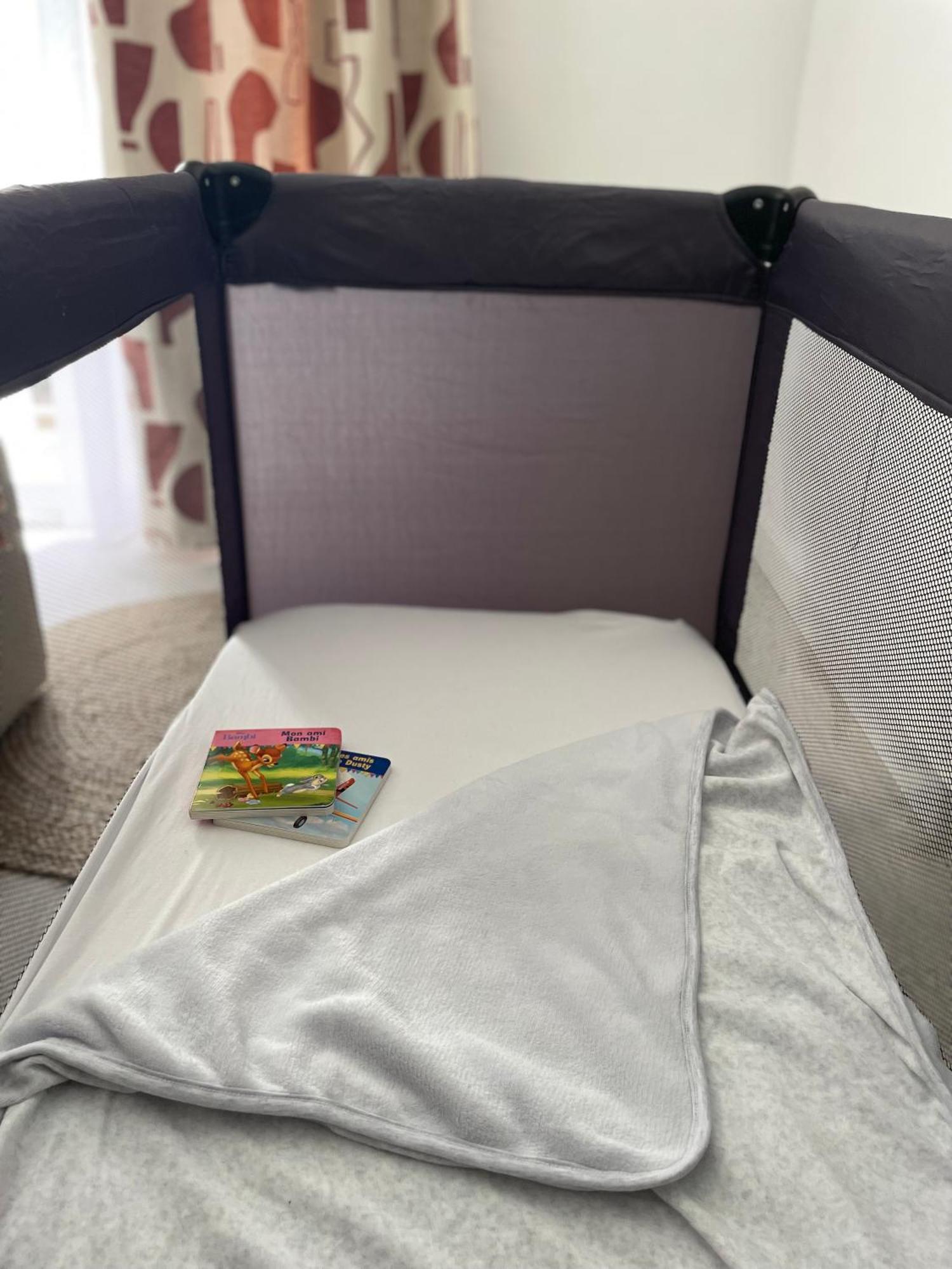 Lou Cabanot - Appartement Lumineux 3 Chambres - Parking Gratuit Beziers Bagian luar foto